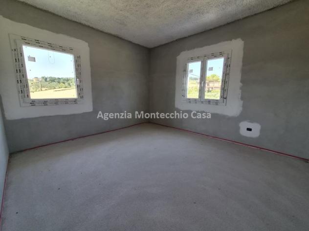 CASA SINGOLA IN POSIZIONE COLLINARE PANORAMICA E SOLEGGIATA - Foto 15