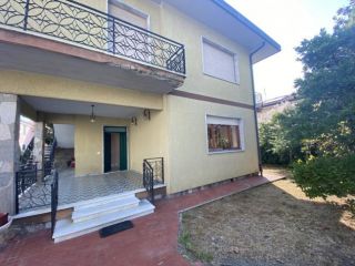 Porzione di casa in affitto a Sarzana