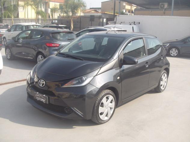 Toyota Aygo 1.0 VVT-i 69 CV 5 porte x-cool - Foto 2