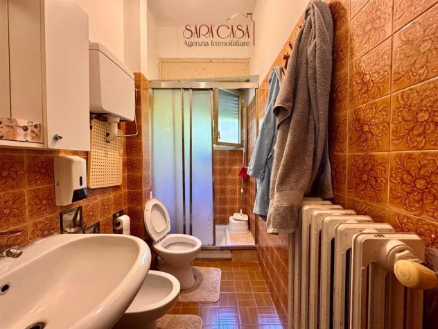 Appartamento con due camere da letto, corte e servizi annessi - Foto 11