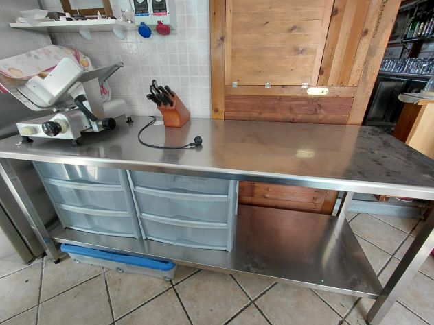BLOCCO ATTREZZATURE CUCINA E BANCO BAR – PARI AL NUOVO - Foto 7