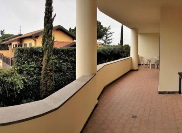 ACILIA MALAFEDE BILOCALE ARREDATO Con TERRAZZO E POSTO AUTO COPERTO. - Foto 7