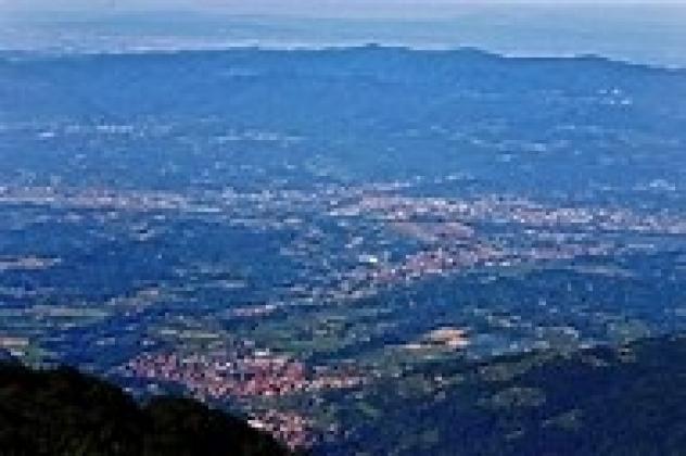 FIGLINE VALDARNO  terreno 30.000 MQ CAPANNA MQ 30