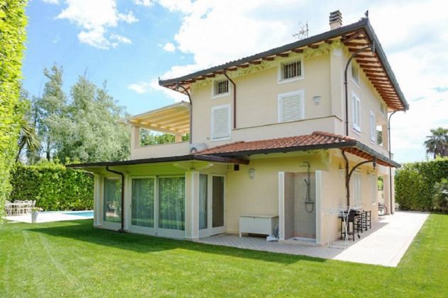 Elegante Villa con piscina per una famiglia - Foto 4