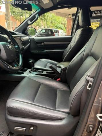 TOYOTA Hilux 2.8 D-4D A/T 4WD 4 porte Double Cab Invincible rif. 24108989 - Foto 2