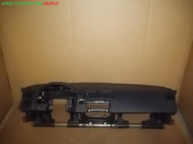 PLANCIA PORTASTRUMENTI GRIGIA AUDI A3 (8P) 3 porte  Carrozzeria  Allestimenti interni  Cruscotto strumenti   VOLVO - S40 - 01-04-2004 - 01-06-2007, VO