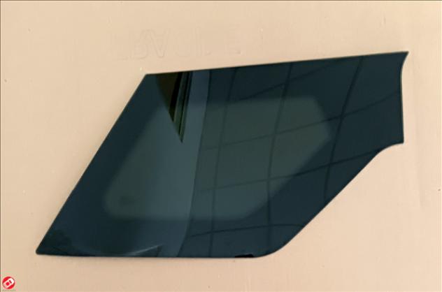1409146 FINESTRINO VETRO POSTERIORE LATERALE FISSO FUM  DX LIGIER JS 56
