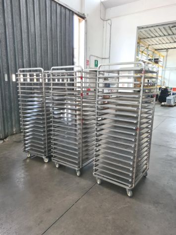 3 carrelli inox porta teglie 60X40cm usati