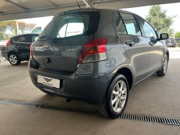 Toyota Yaris 5p 1.3 100 CV - Perfetta - Garanzia - Foto 3