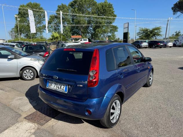 Ford Fiesta 1.4 TDCI 68CV 5P NEOPATENTATI 2007 - Foto 3