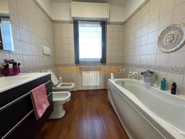 FANTASTICO TRILOCALE CON TERRAZZO - Foto 17