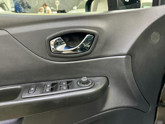 Renault Captur 1.5 dCi 90cv EDC Intens 2017 - Foto 9