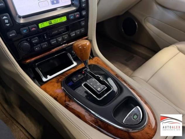 JAGUAR - XJ8 4.2 V8 298cv - Foto 10