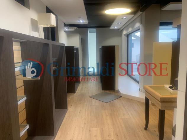 Oltre 3 vetrine in vendita a Campi Salentina - Foto 6