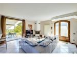 Villa di 300 m² con 3 locali e box auto in vendita a Casciago