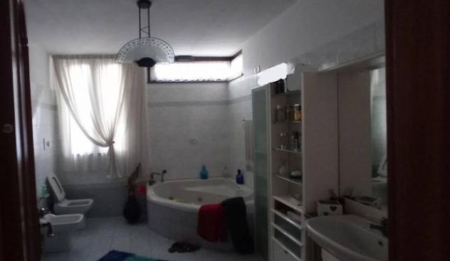 Immobile in asta di 316 m² con più di 5 locali e box auto doppio in vendita a Mezzago - Foto 5