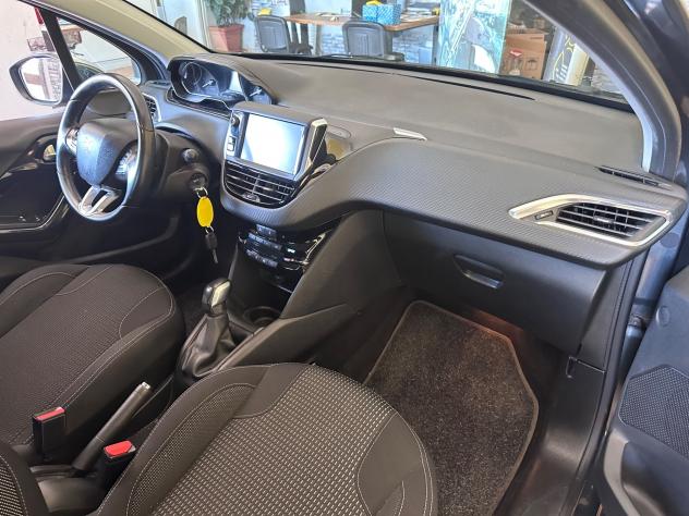 Peugeot 208 1.2benz. Allure - Foto 8