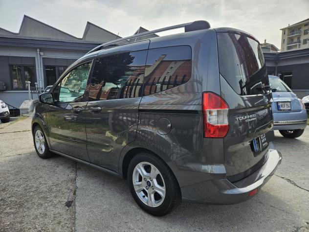 Ford Tourneo Courier 1.5 TDCI 95CV Titanium - Foto 6