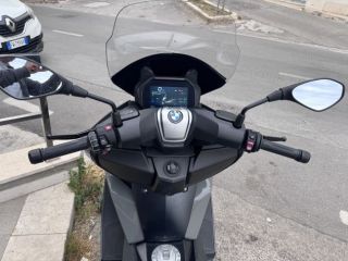 Scooter bmw c400gt privo di documenti e targa estera