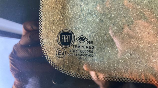 Vetro laterale fisso posteriore SX Fiat Panda 4x4 del 2021 (52128949) - Foto 3