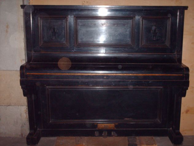 pianoforte verticale francese