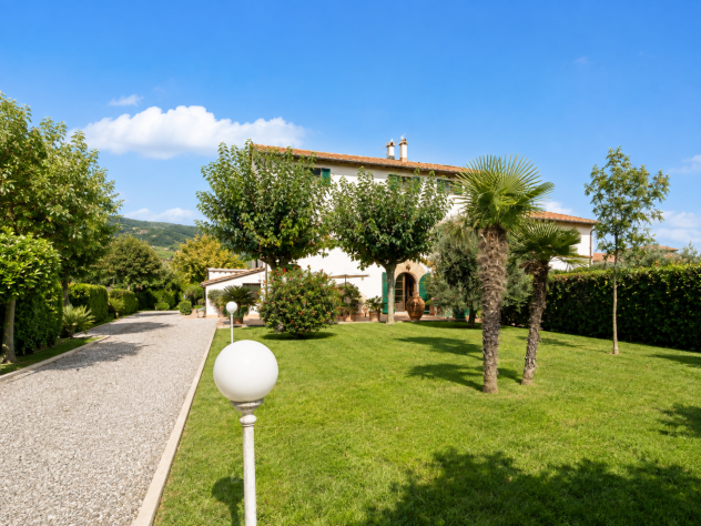 Rustico in vendita a Cascina 300 mq Rif: 1428278