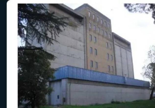 Immobile in asta di 2500 m² in vendita a Marsciano - Foto 2