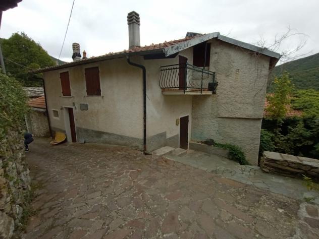VENDESI A REZZO GRANDE CASA INDIPENDENTE BIFAMILIARE, CON TERRAZZA, CON GIARDINO - Foto 6
