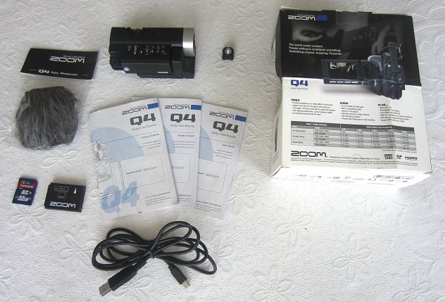 ZOOM Q4 HANDY RECORDER Videocamera con accessori + SD Card - Foto 2