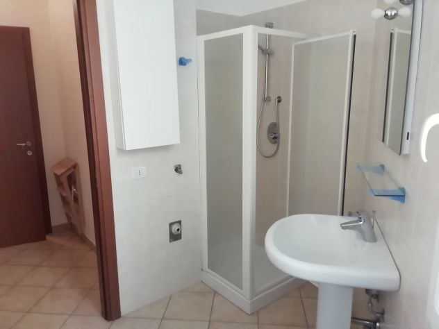 Monolocale arredato con cucina abitabile - Foto 4