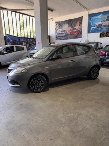 Lancia Ypsilon 1.2 69 CV 5 porte S&S Gold - Foto 3