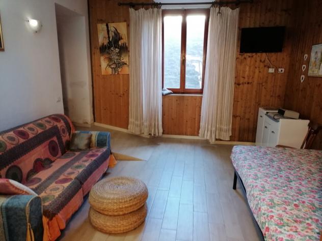 Nel paese storico di Selvena; dove si trovano negozi di prima necessita una banca e la posta; a 20 KM dal Monte Amiata, 8 Km da Castell'Azzara, 23 dal - Foto 6