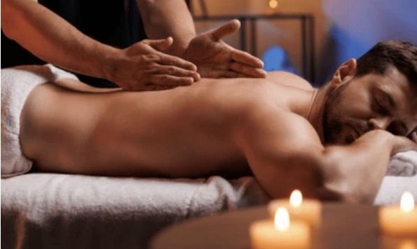 Massaggiatore Tantra corpo a corpo per uomini, donne,coppie Tel:3520140669