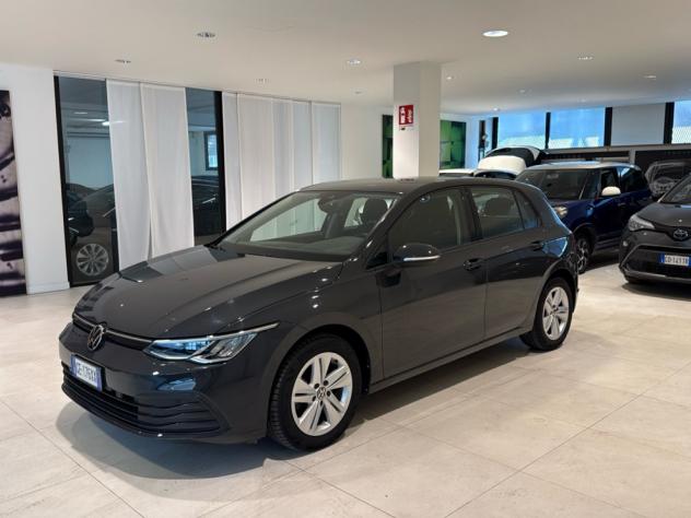 Volkswagen Golf 1.0 eTSI EVO DSG Adapive Cruise Fari LED Sensori