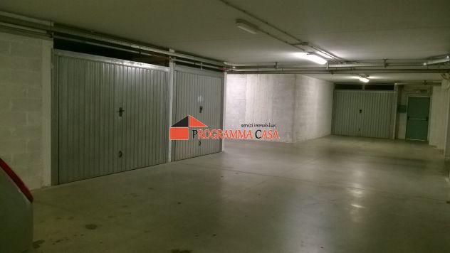 POMEZiA COLLI DI ENEA VIALE ODISSEO BOX DOPPIO 2 SERRANDE - Foto 9