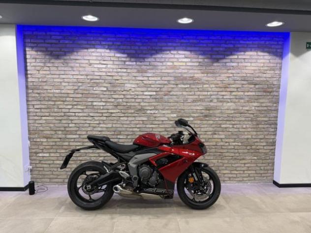 TRIUMPH Daytona 660 . rif. 22299000 - Foto 6