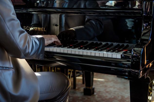 Pianista/organista per la cerimonia del matrimonio in chiesa e Municipio