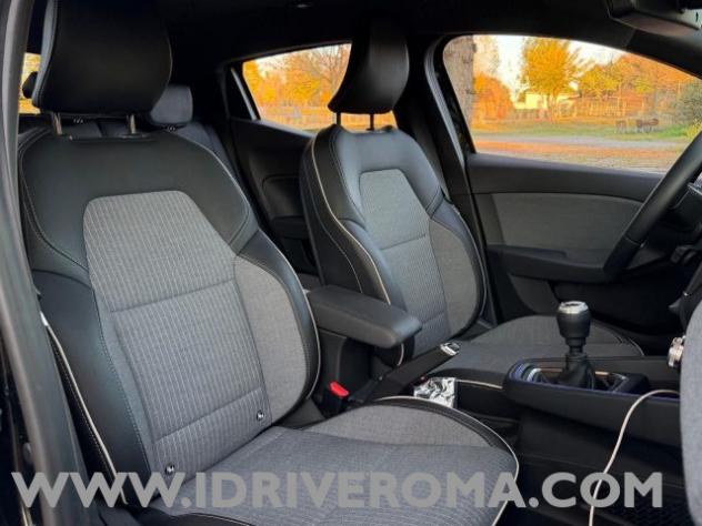 RENAULT Clio Clio 1.0 tce Techno 90cv "NERO ETOILE" rif. 23661623 - Foto 9