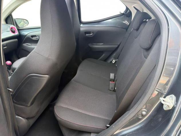 TOYOTA Aygo Connect 1.0 VVT-i 72 CV 5 porte x-wave rif. 24062942 - Foto 9