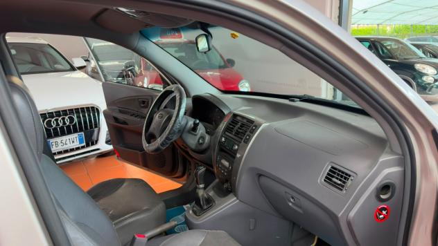 Hyundai Tucson 2.0 CRDi TD Dynamic - Foto 10