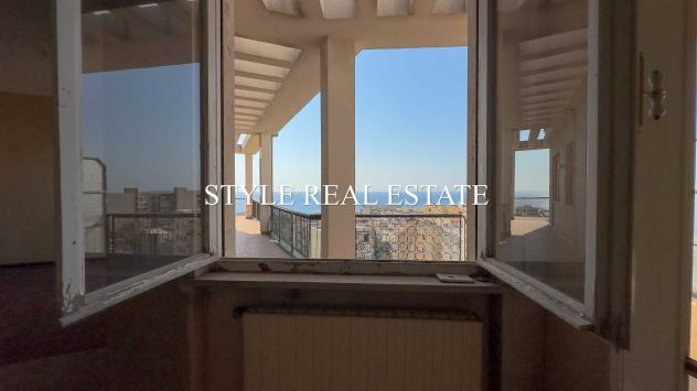 Attico con terrazza perimetrale e vista mare - Foto 6