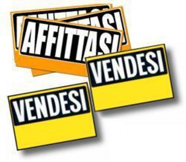 Locale commerciale in vendita a Sarzana