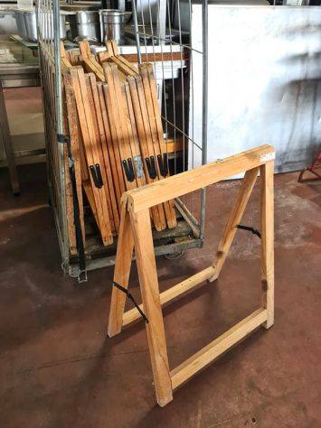 8 cavalletti in legno usati