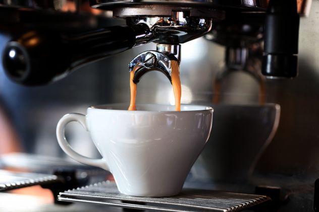 cercasi barista per locale in centro