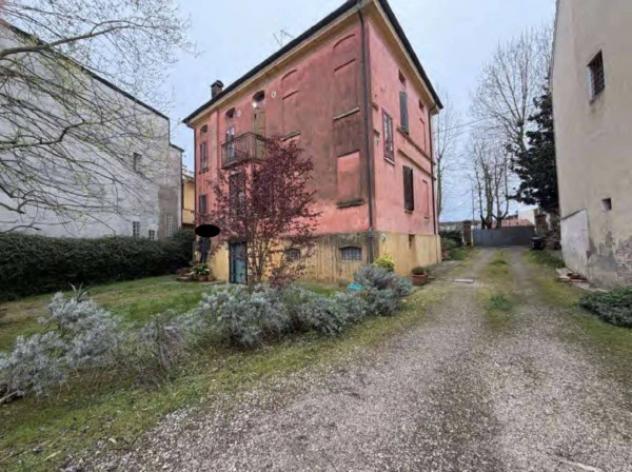 Immobile in asta di 396 m² con più di 5 locali e box auto in vendita a Bondeno - Foto 2