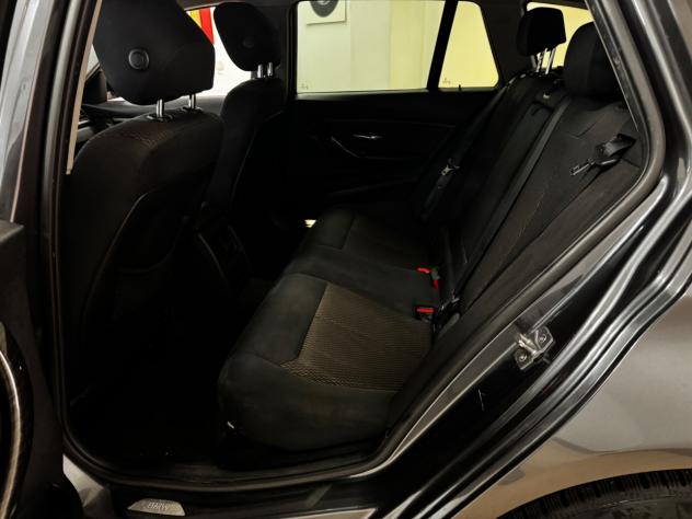 Bmw 320d xDrive Touring Luxury-4x4-Garantita-Permute - Foto 7