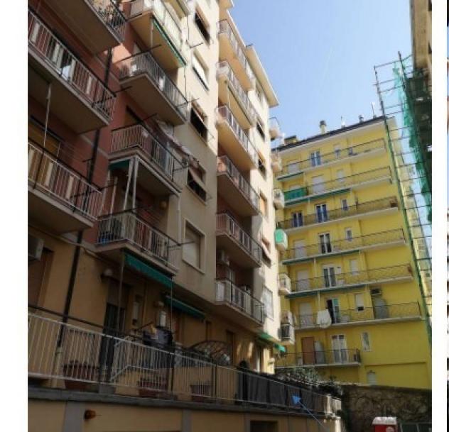 Pentalocale in vendita a Genova