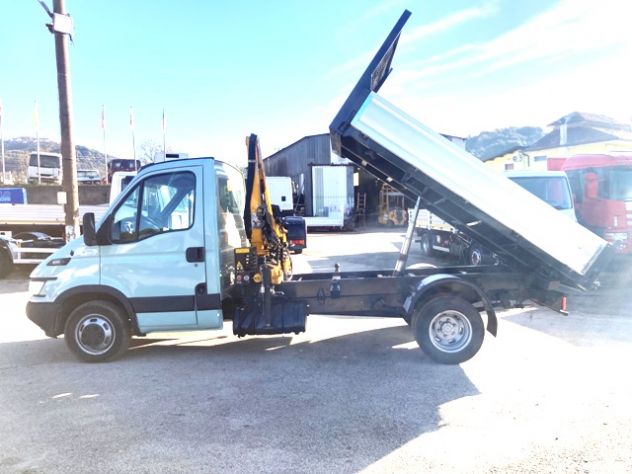 camion iveco daily 35c15 ribaltabile e gru
