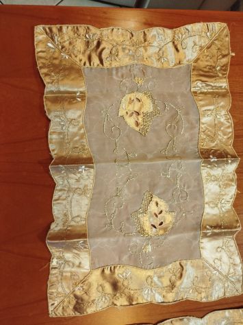 Set per la Tavola - Runner 85x36 cm - Centrini 42x28 cm - Come Nuovo - Foto 7