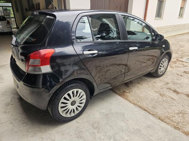 Toyota Yaris 1.0 5 porte SOLI 69.000 KM! - Foto 4